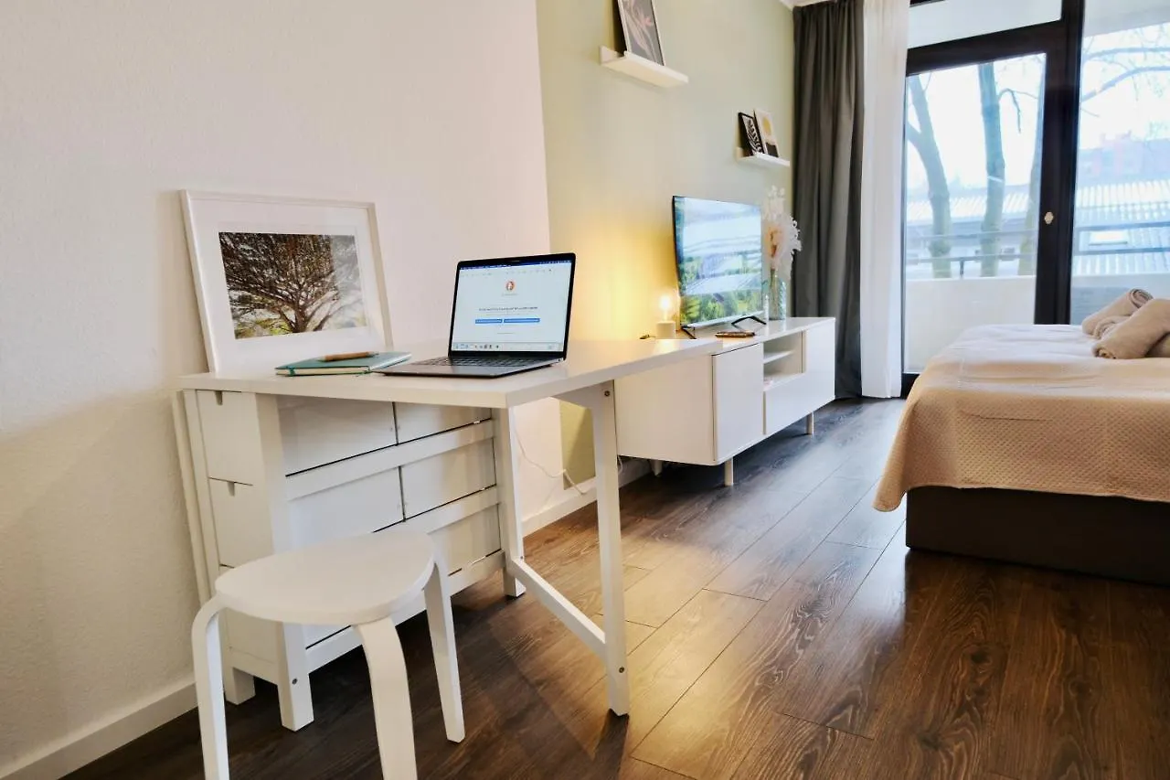 Charmantes Studio In Messe-Naehe Mit Parkplatz Hannover 0*,  Germany